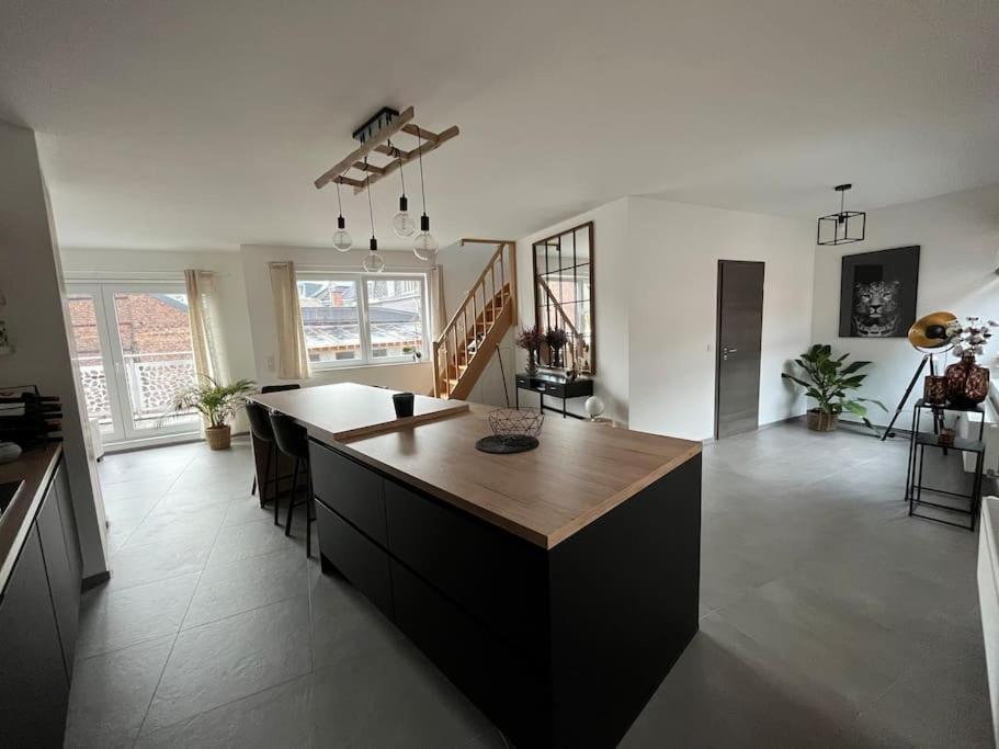 Duplex Spacieux Centre-ville De Apartment Spa